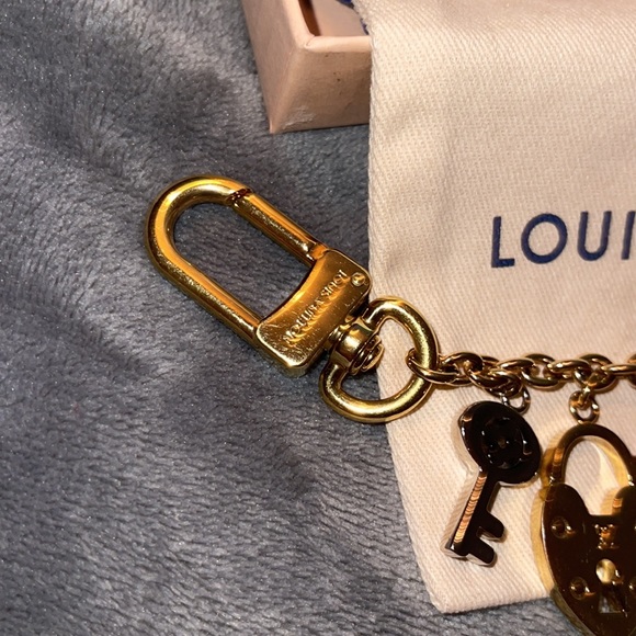 Louis Vuitton bag Charm 100% Authentic pristine condition. - Picture 4 of 6